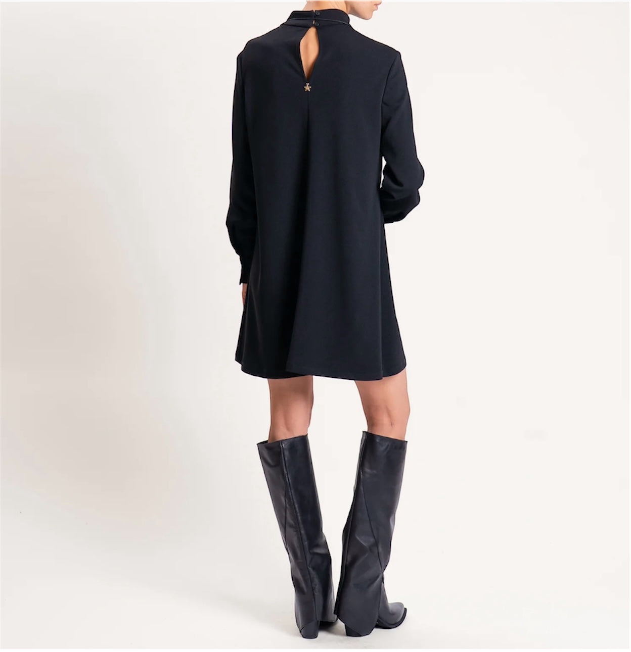 SOUVENIR PRIVE' - ABITO IN CREPE CON COLLANA