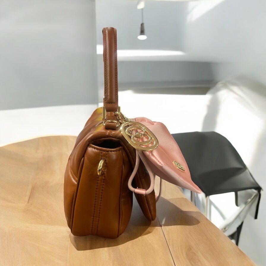 LA CARRIE - SQ.PLOT HAND BAGUETTE LEATHER CUOIO