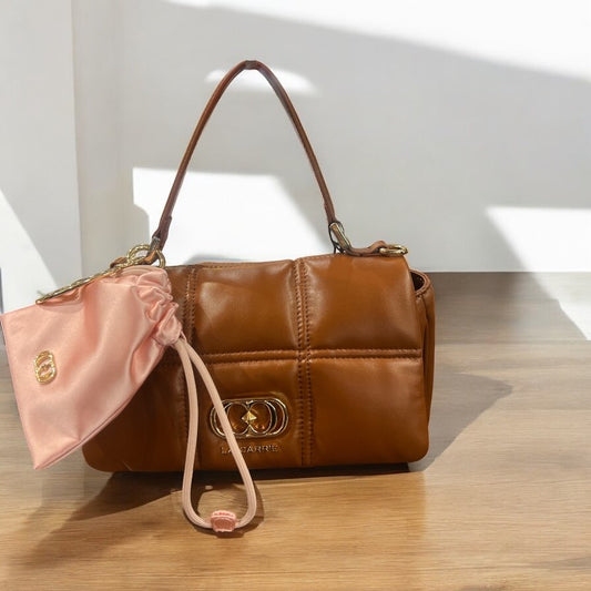 LA CARRIE - SQ.PLOT HAND BAGUETTE LEATHER CUOIO