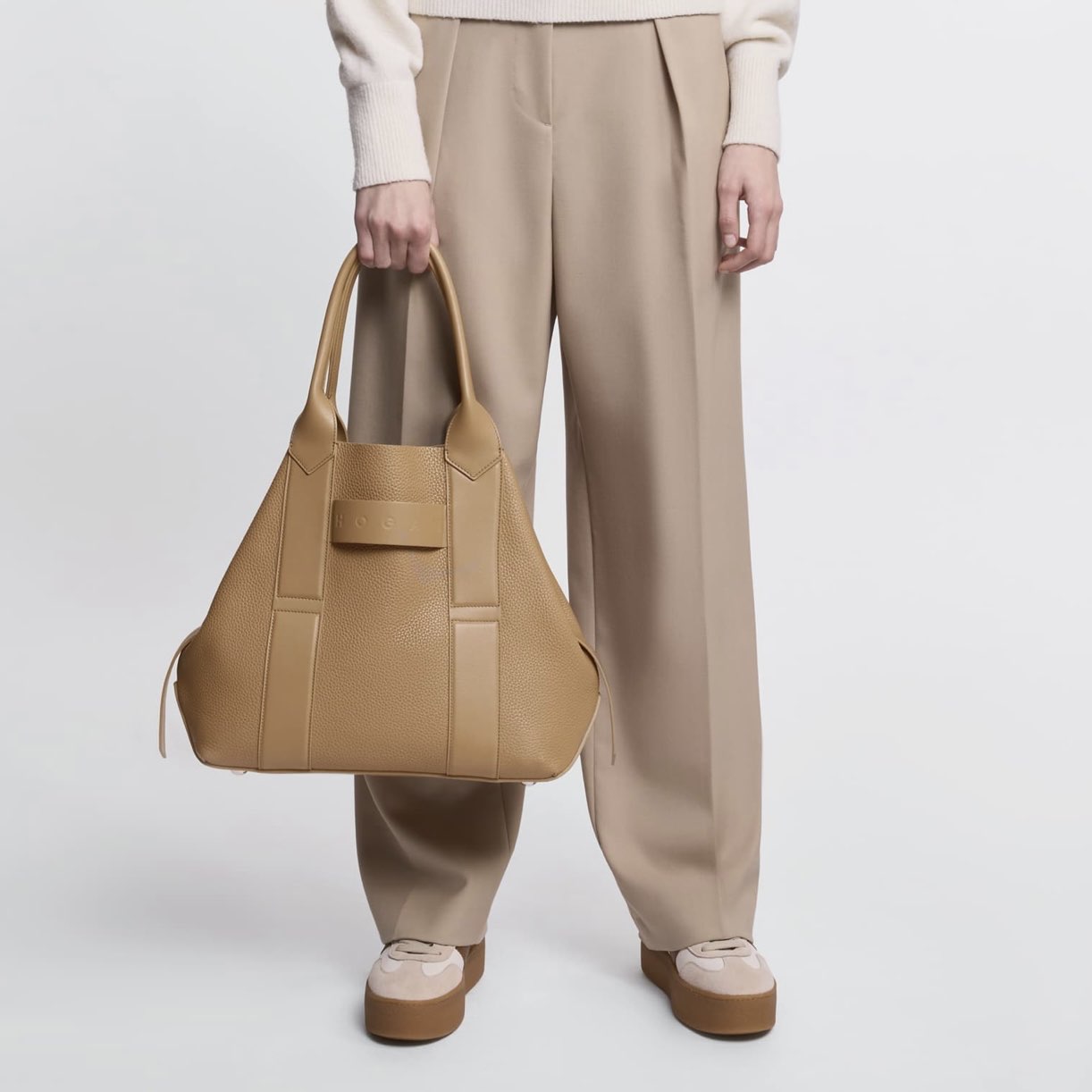 HOGAN - SCRIPT SHOPPING MEDIA CREMA